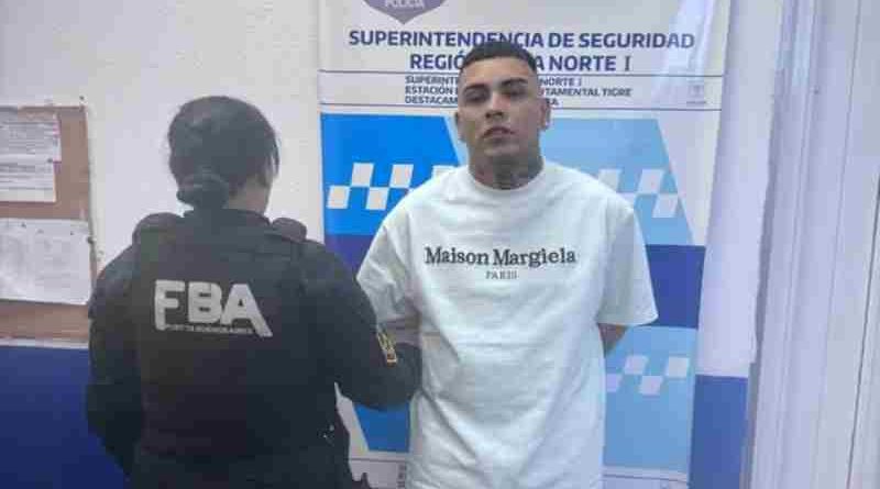 Callejero Fino en problemas:  fue detenido en Tigre cuando viajaba en una camioneta sin patente y con un arma