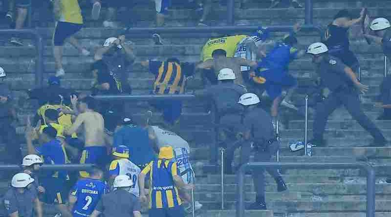 Cinco hinchas de Central detenidos tras los graves incidentes con la policia al término del partido