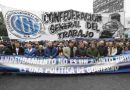 La CGT y las CTA reclaman en el Ministerio de Economía por el endeudamiento familiar