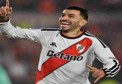 River no pudo sostener la ventaja y término empatando con Vélez 2 a 2