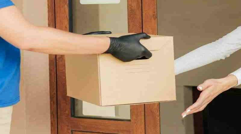 Las compras al exterior por courier cayeron en julio a nivel mensual, pero subieron 15,5% interanual