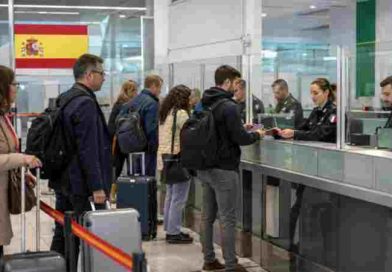 España impone controles de pasaporte a los viajeros de Italia tras la crisis de Ceuta