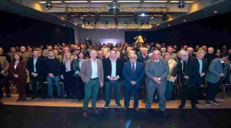 Empresarios y sindicalistas piden “construir una agenda que estimule la generación de más empleo formal”