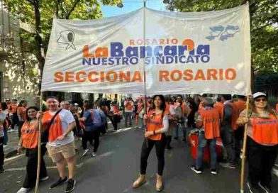 La Bancaria Rosario se moviliza a Nación Servicios tras una nueva ola de despidos sin causa
