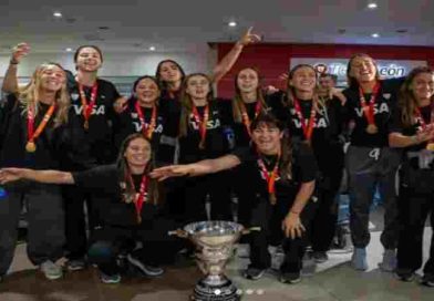 Las Leonas llegaron al país tras la histórica conquista en el Mundial de hockey