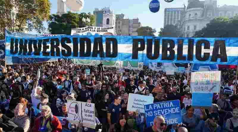 Docentes universitarios paran 48 horas contra el Gobierno por fondos y salarios