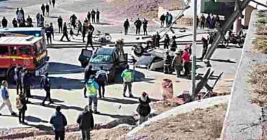Mendoza: un muerto y varios heridos al caer dos vehículos de un puente