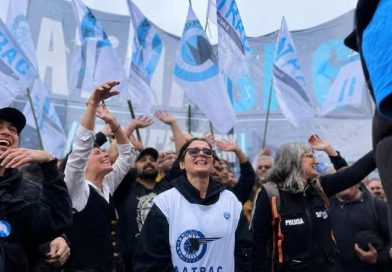 Natalia González, candidata a la conducción de AATRAC: “Frente al intento de vaciamiento, la respuesta sigue siendo la organización colectiva”