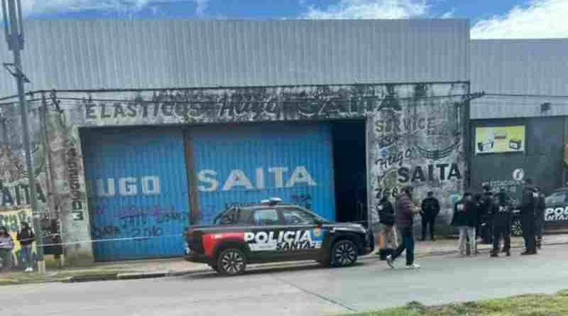 Un operario murió aplastado por un colectivo en un taller de la zona sur de Rosario