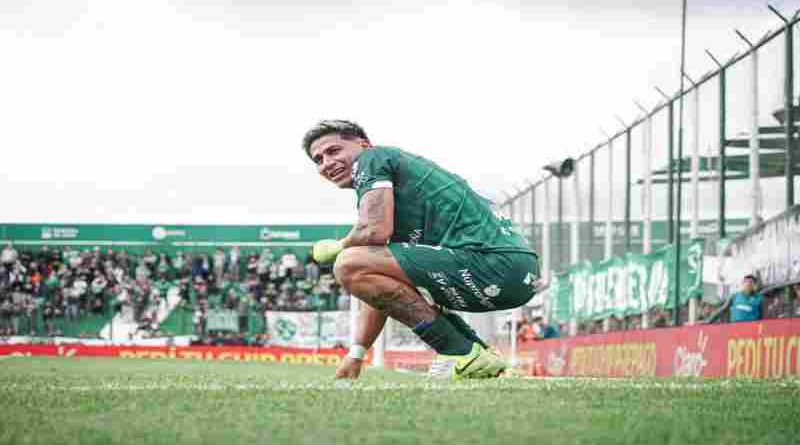 Huracán no aprovechó el empuje del clásico ganado y perdió con Sarmiento por el Torneo Clausura