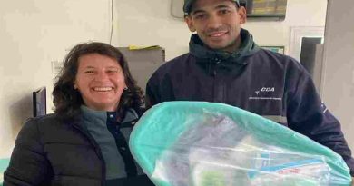 Sutracovi ratificó su compromiso con los trabajadores: entregó un nuevo ajuar para recién nacido