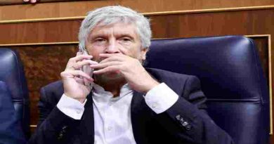 España: el Gobierno pidió disculpas por la lista de periodistas clasificados por ideología y señaló que “es un documento informativo”