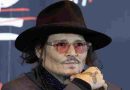 Johnny Depp debuta como escultor con una obra inspirada en un dibujo de su hijo