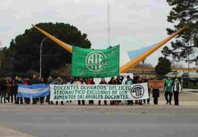 Plan de lucha en el Liceo Aeronáutico: docentes y civiles iniciaron retención progresiva de tareas