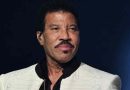 Preocupación por Lionel Richie: sigue internado por pruebas cardíacas tras marearse en pleno show