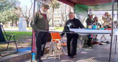Villa Constitución como refugio del turismo itinerante: el testimonio de dos jubilados que recorren el país