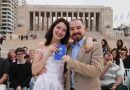 En un hecho histórico, once parejas se casaron al pie del Monumento Nacional a la Bandera