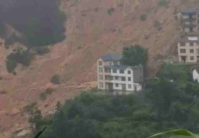 China: un muerto y 11 desaparecidos por un deslizamiento de tierra en una aldea del distrito de Suichuan