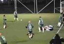 Brutal agresión a un juez de línea en un partido entre Racing y San Miguel: expulsaron al jugador “de por vida”