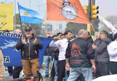 Gremios marítimos cruzaron con dureza a Prefectura Naval por capacitar a profesionales paraguayos