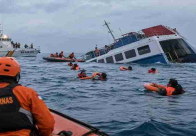 Indonesia: al menos seis muertos y 129 desaparecidos tras el naufragio de un barco