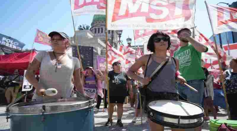 Marcha de la Bronca: la convocatoria es para el próximo sábado en Plaza de Mayo y en Rosario la cita es en Plaza San Martín