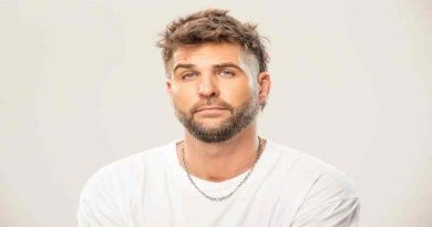 Juampi González presenta su nuevo espectáculo “Oveja Negra” en el Teatro Mateo Booz