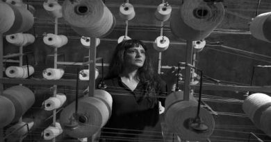 Julieta Laso presenta Fabriquera en el Teatro Lavardén de Rosario