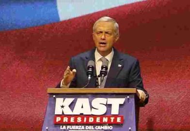 Kast dice que “Chile está de vuelta” y sostiene que su plan migratorio al estilo Trump está funcionando