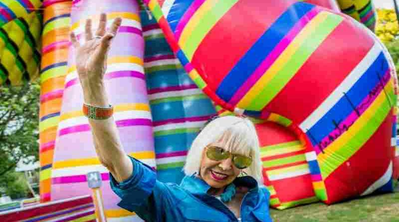 Marta Minujín inaugura su nueva obra “Escultura de los deseos”