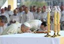 El papa celebró una misa multitudinaria en París