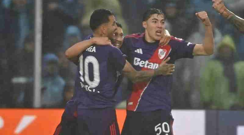 Agónico triunfo de River ante Altético Tucumán en la Ciudadela