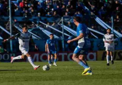Sarmiento golpeó a Estudiantes de Río Cuarto y se llevó un triunfo clave por la permanencia
