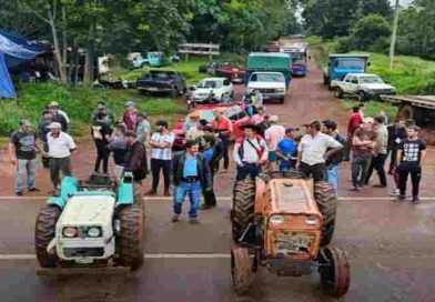 Yerbateros misioneros protestaron durante la visita de Milei