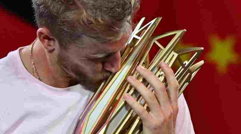 Davidovich Fokina se coronó campeón en el Masters 1000 de Shanghái ante Rafa Jódar