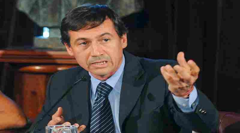 Naidenoff cuestionó el uso de los DNU y defendió la auditoría sobre las cuentas del Banco Central