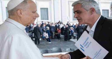 Las universidades le entregaron una carta al Papa contra el Gobierno por el incumplimiento de la Ley de Financiamiento