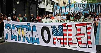 La CATT Rosario y diversas organizaciones se movilizaron a la Fluvial en rechazo a la visita de Karina Milei y Luis Caputo