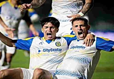 La noche soñada de Gastón Ávila: doblete y victoria canalla ante Sarmiento