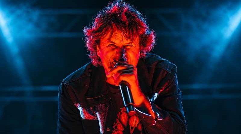 “El ritual que nunca se apaga”: Ciro y Los Persas copan el Anfiteatro con una doble fecha a pura mística y rock and roll
