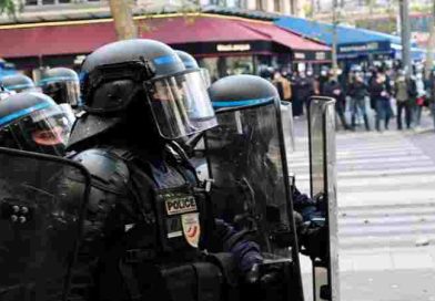Francia: tensión extrema por una nueva jornada de masivas protestas que paralizan el país