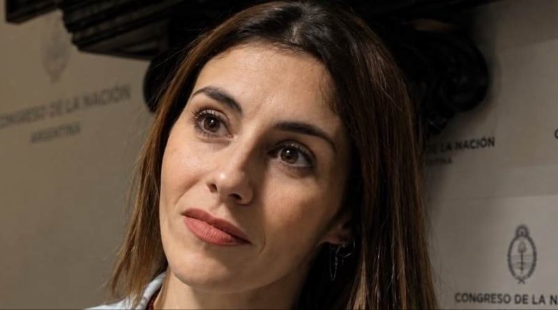 Simplemente Marcela Pagano: Una legisladora con “ovarios bien puestos” al servicio de la verdad y no del poder de turno