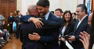 Pullaro reconoció a policías reincorporados: “Ustedes cambiaron la institución policial y el rumbo de la provincia de Santa Fe”